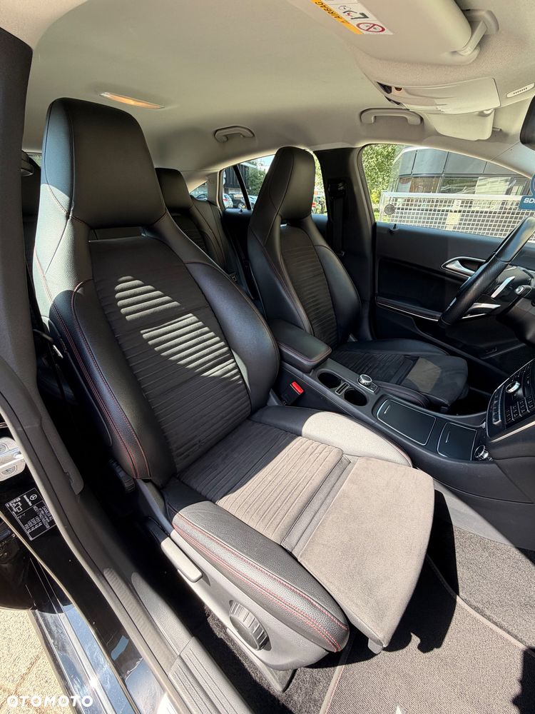 Mercedes-Benz CLA 200 7G-DCT AMG Line - 14