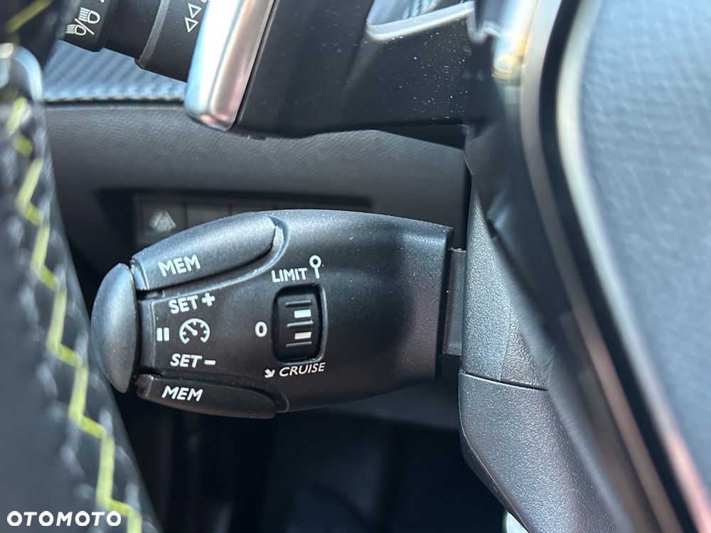 Peugeot 2008 1.2 PureTech GT S&S EAT8 - 27