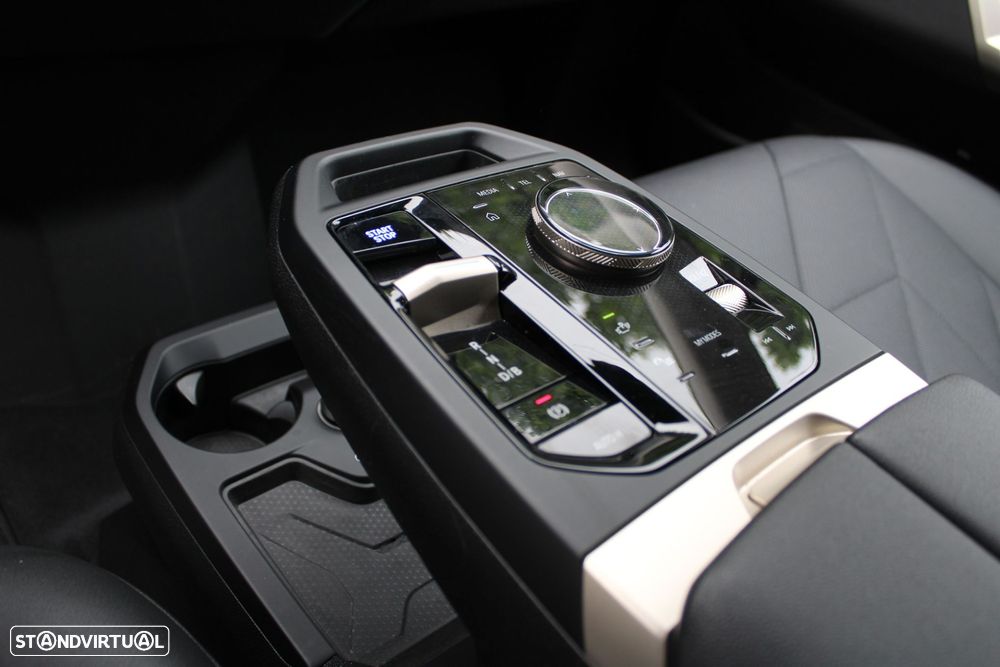 BMW iX xDrive 40 - 38