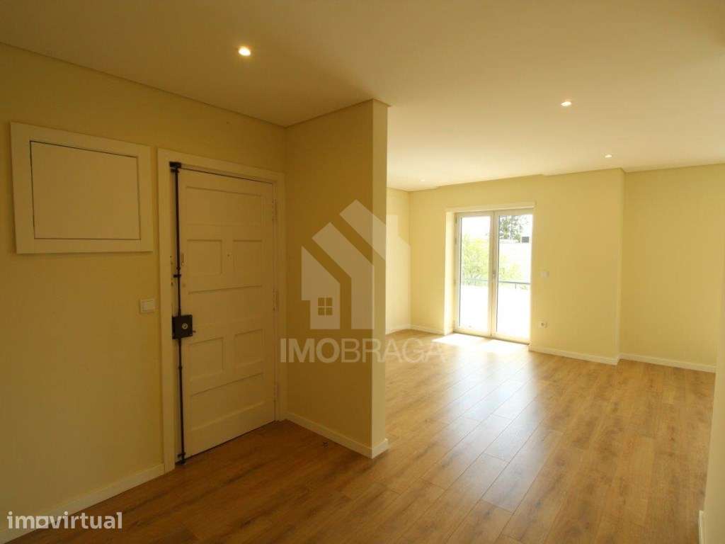 Apartamento T3 Remodelado para Arrendamento no Centro da Cidade - Grande imagem: 4/47