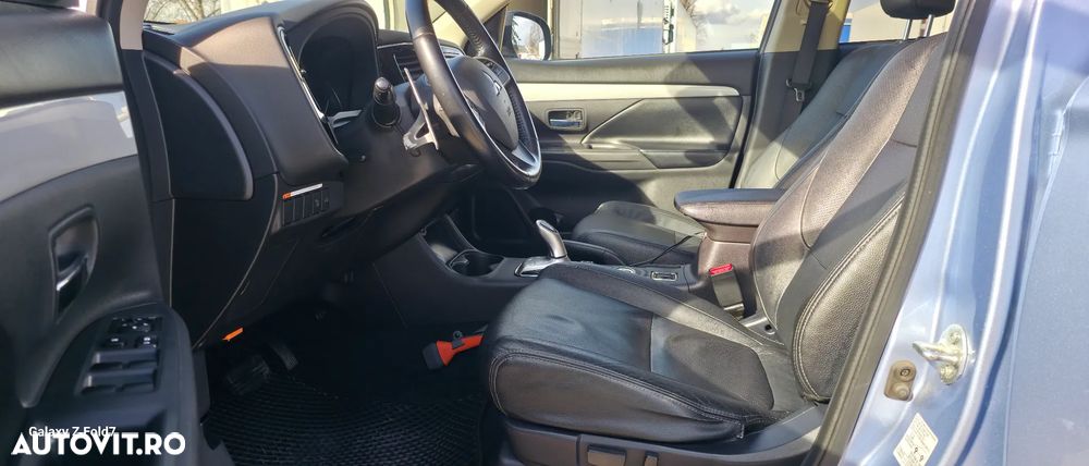 Mitsubishi Outlander - 5