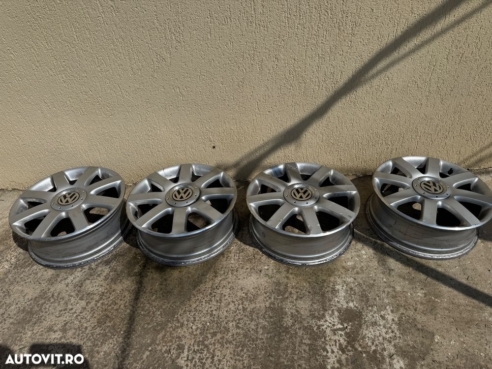 Volkswagen Golf 2.0 TDI DPF BlueMotion Technology Comfortline - 18