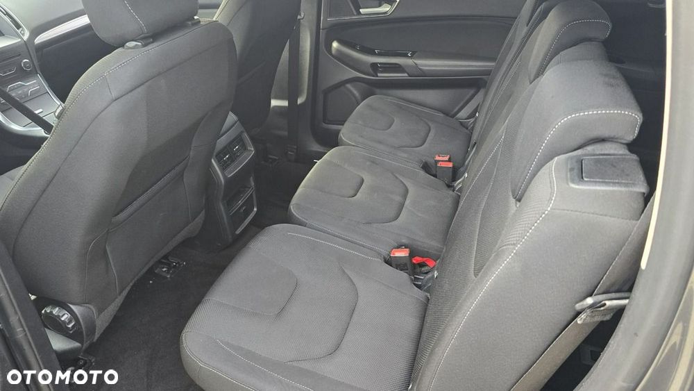 Ford S-Max - 12