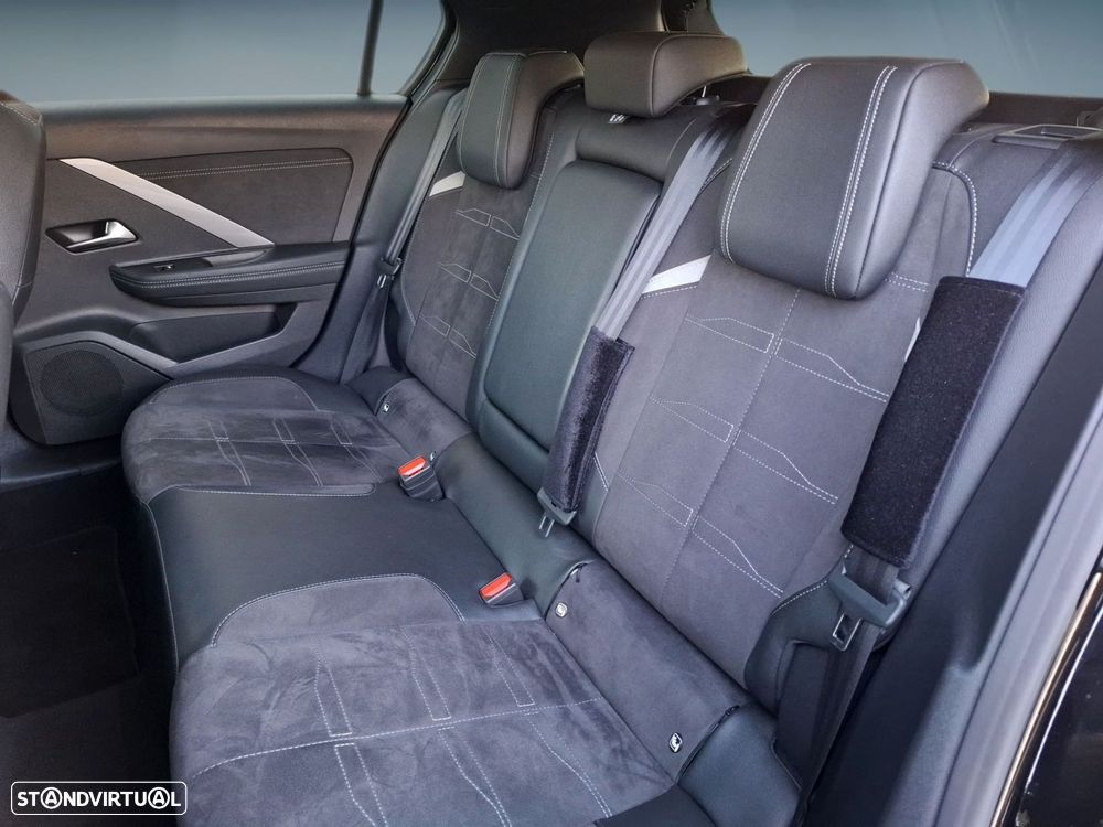 Opel Astra 1.5 D GS AT8 - 12