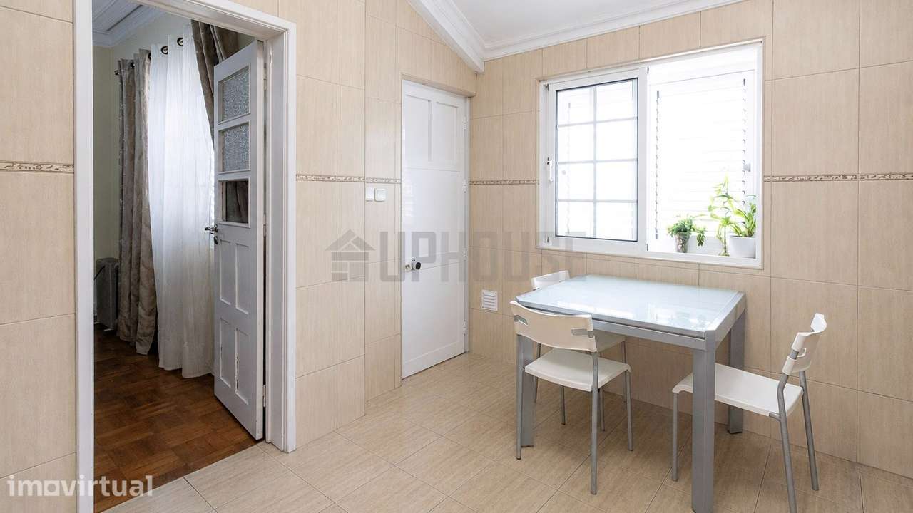 Andar Moradia T4 em Pleno Centro da Cidade de Viseu - Grande imagem: 2/16