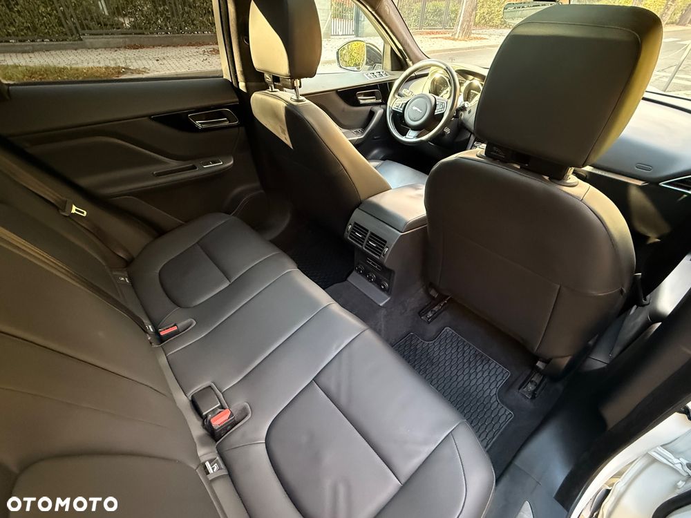Jaguar F-Pace 25t AWD Prestige - 14