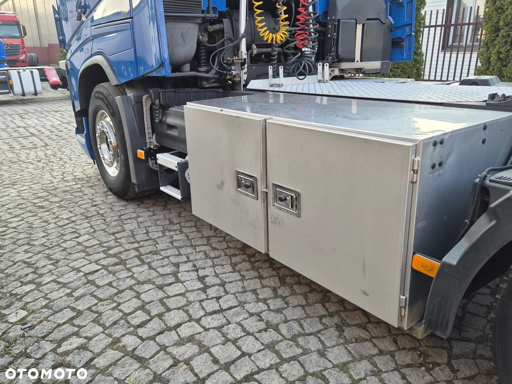 Volvo FH GLOBETROTTER - 12