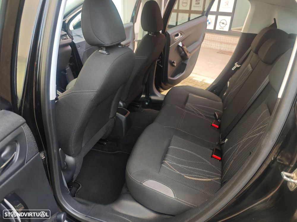 Peugeot 208 1.6 e-HDi Active 2-Tronic - 11
