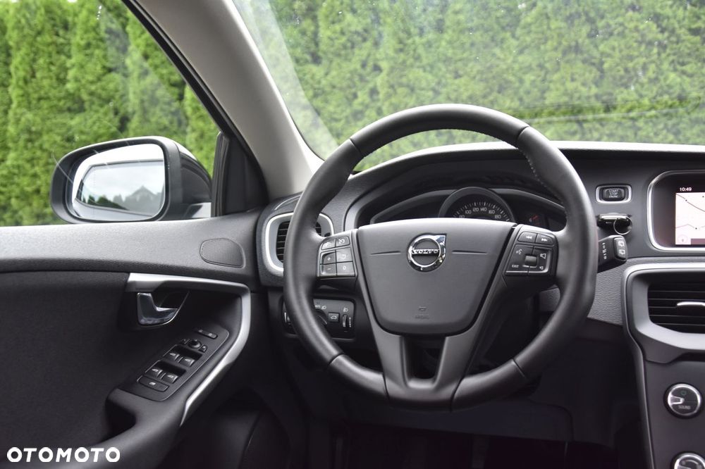 Volvo V40 D2 Drive-E SCR Momentum - 10