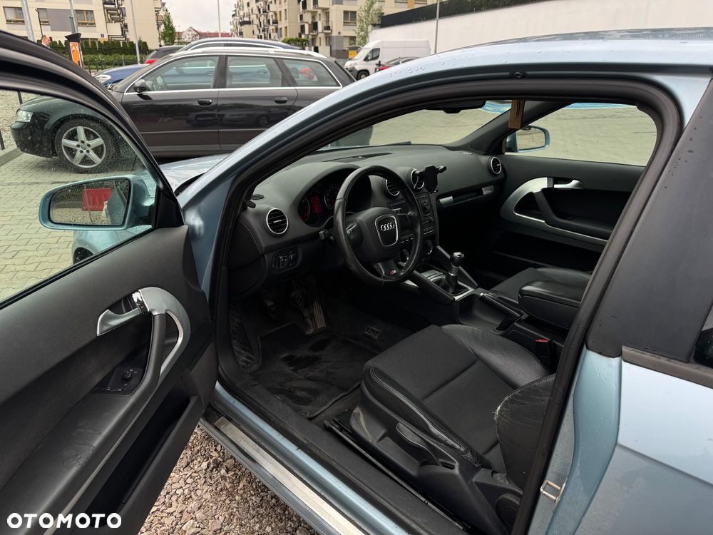 Audi A3 3-drzwiowe 1.6 FSI Ambition - 13