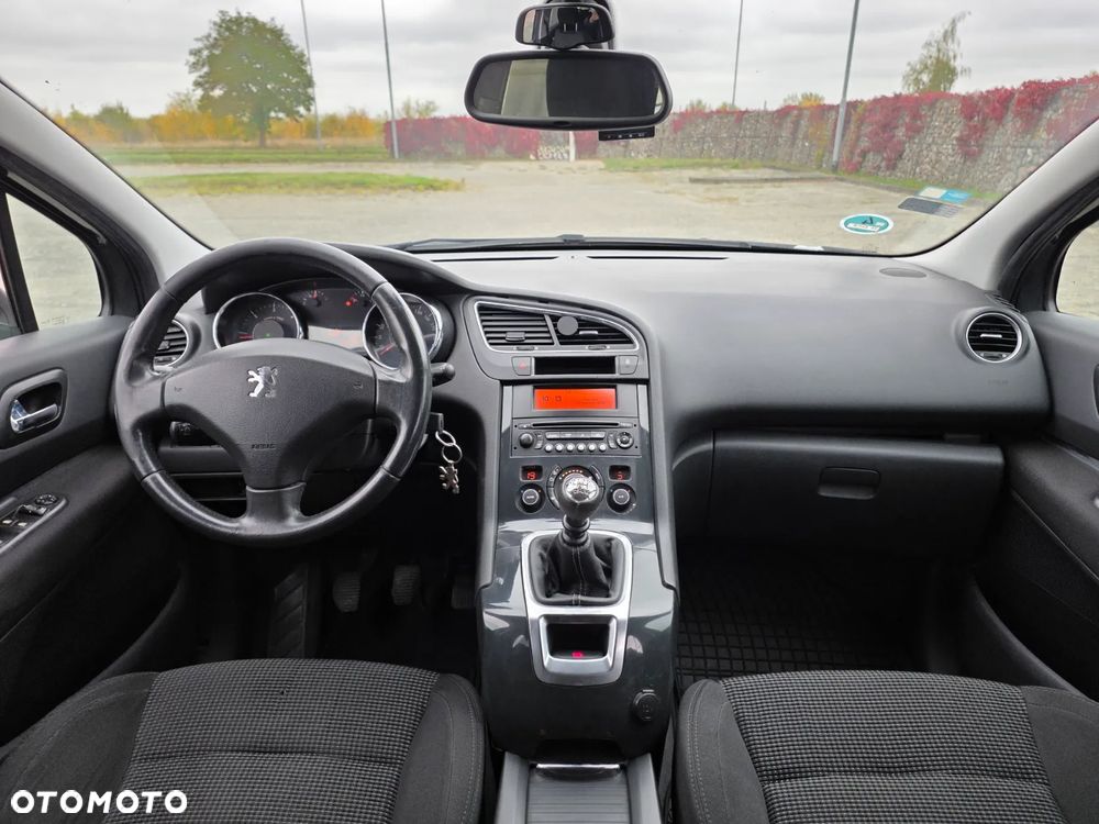 Peugeot 5008 2010 photo 5