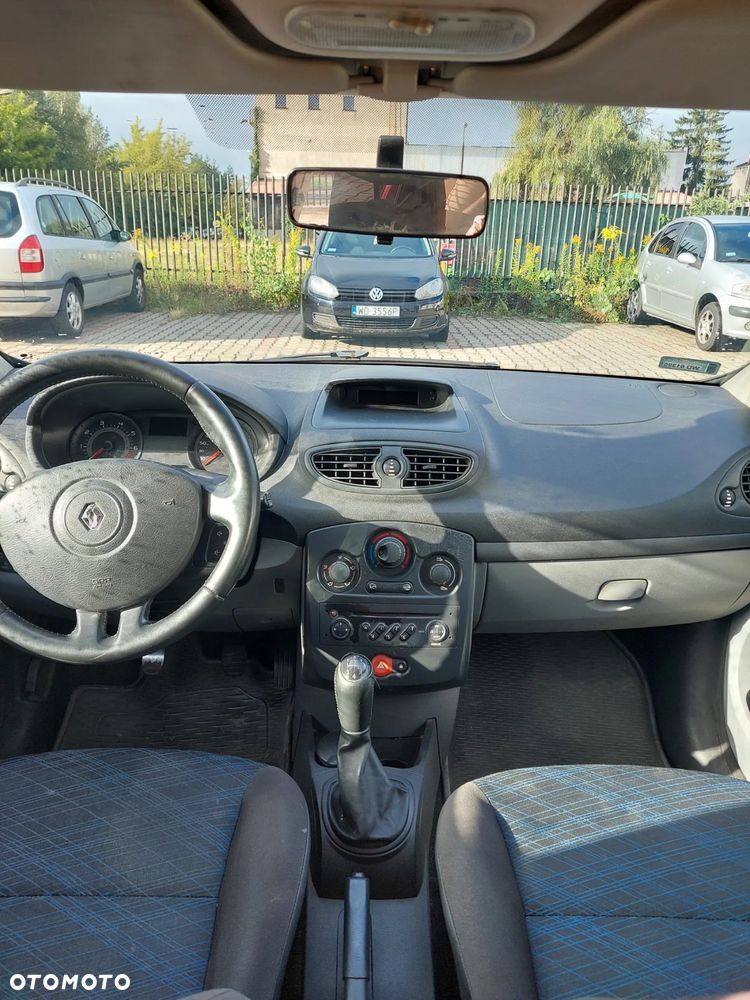 Renault Clio 1.2 16V Expression - 9
