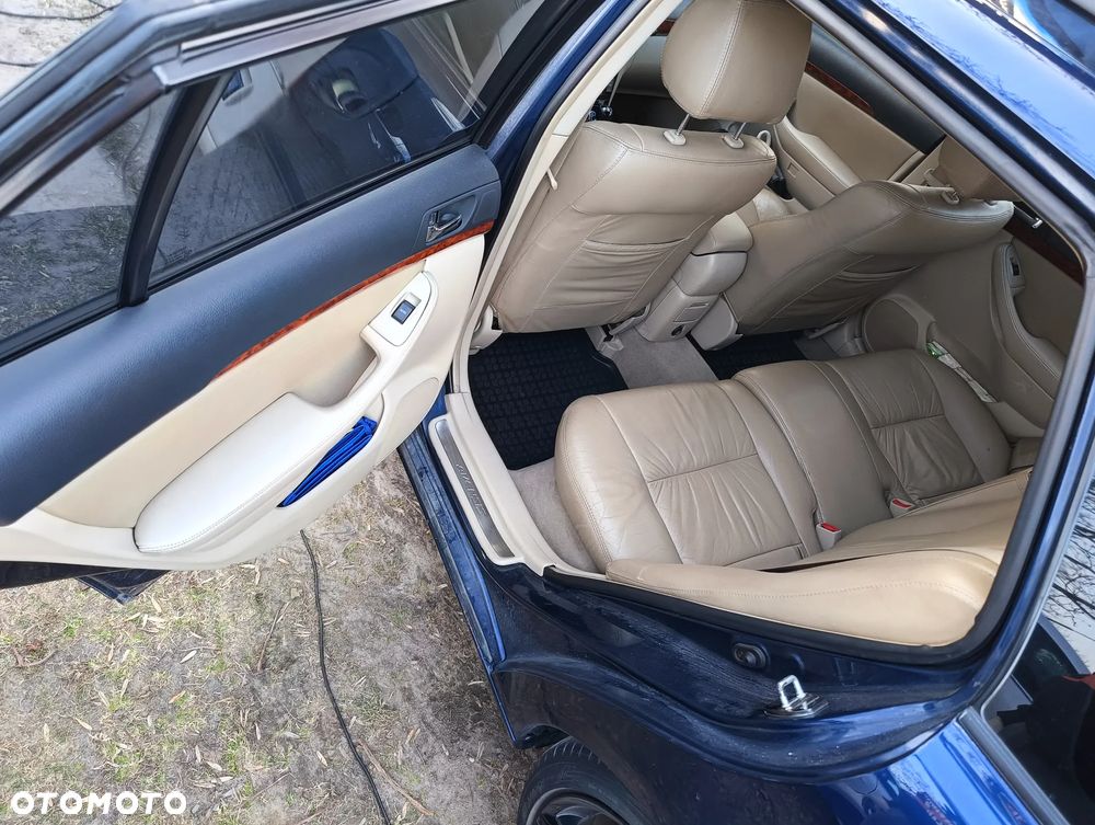 Toyota Avensis 2.0 D-4D Prestige - 29