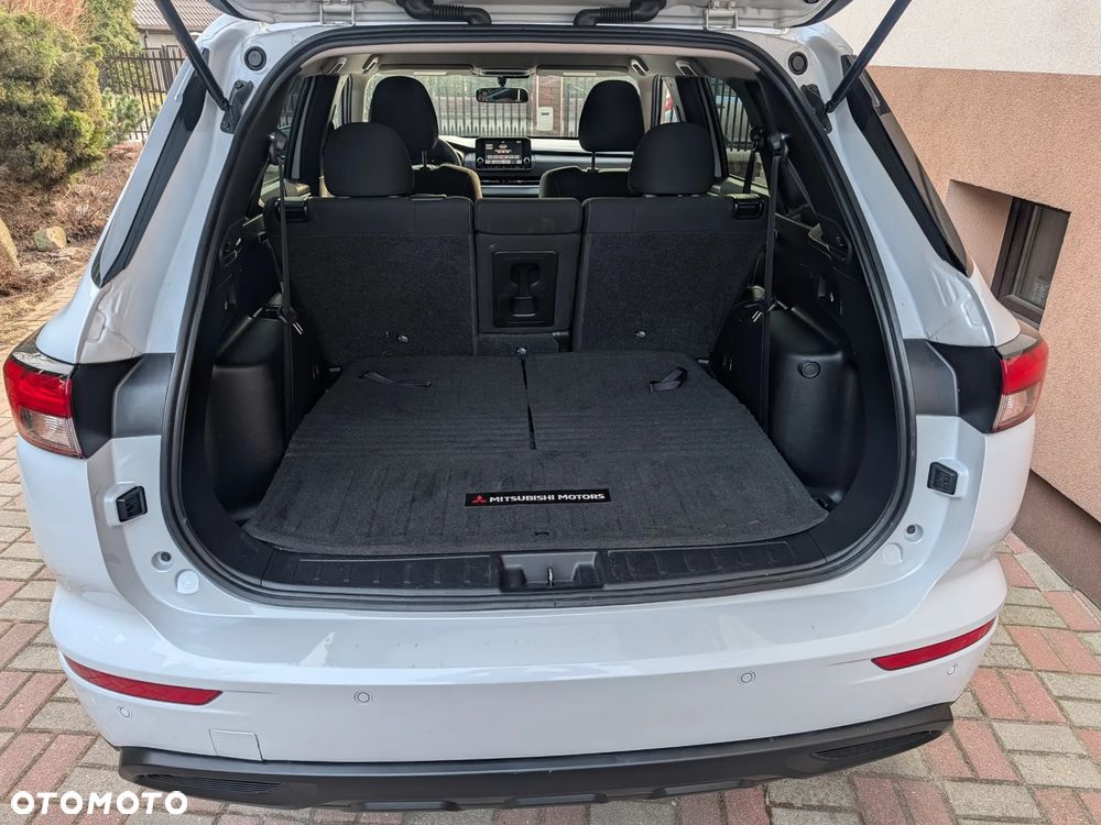 Mitsubishi Outlander - 16