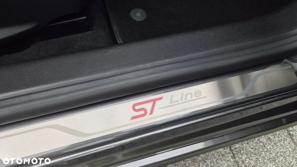 Ford Focus 1.0 EcoBoost Hybrid ST-LINE DESIGN - 35