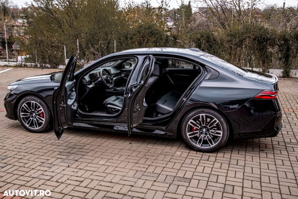 BMW 5 Series 2023 — imagine 3