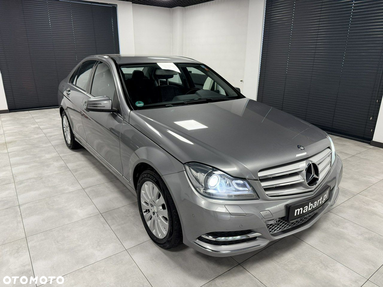 Mercedes-Benz Klasa C 200 CDI DPF (BlueEFFICIENCY) 7G-TRONIC Avantgarde - 6