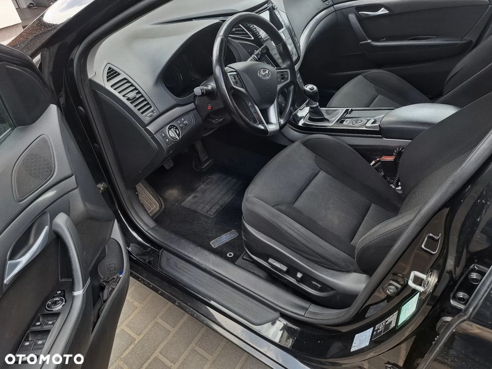 Hyundai i40 i40cw 1.7 CRDi Fifa World Cup Edition - 8