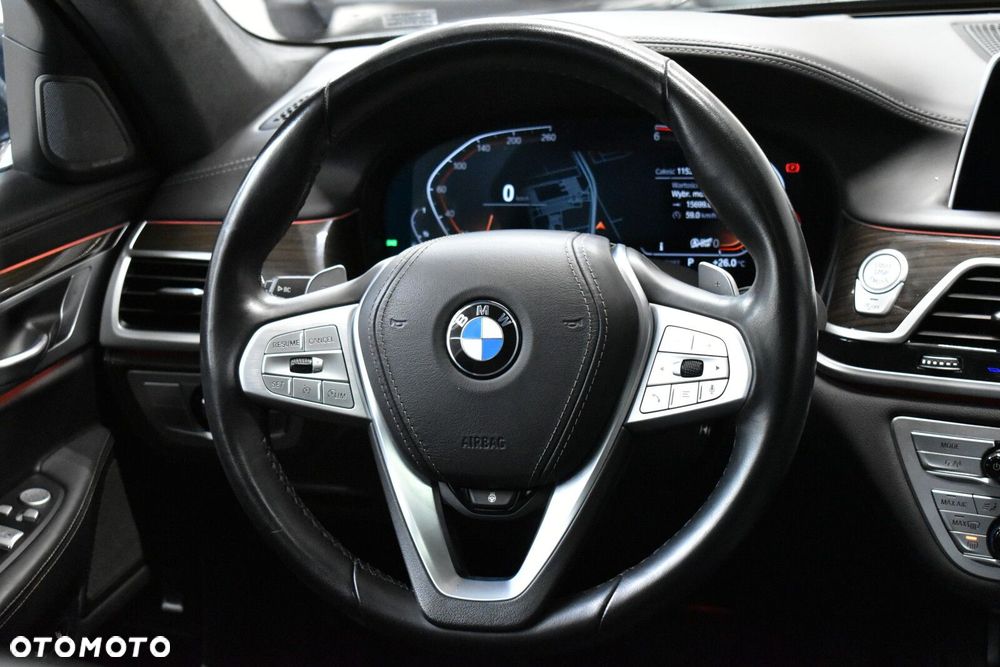 BMW Seria 7 740d xDrive - 16