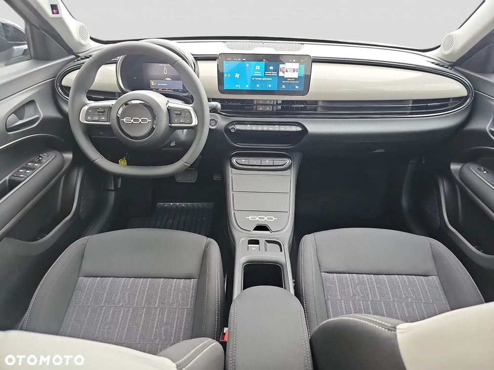 Fiat 600 1.2 Turbo Icon eDCT - 15