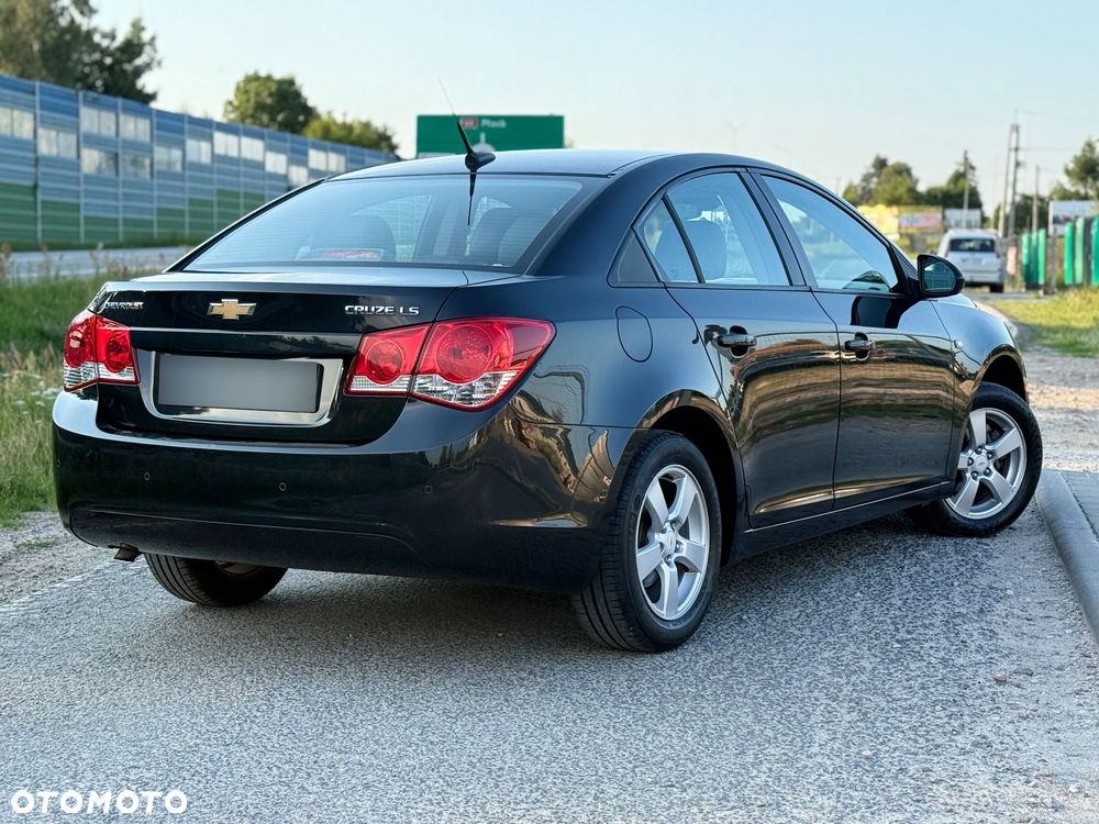 Chevrolet Cruze 1.8 LS MY11 - 13