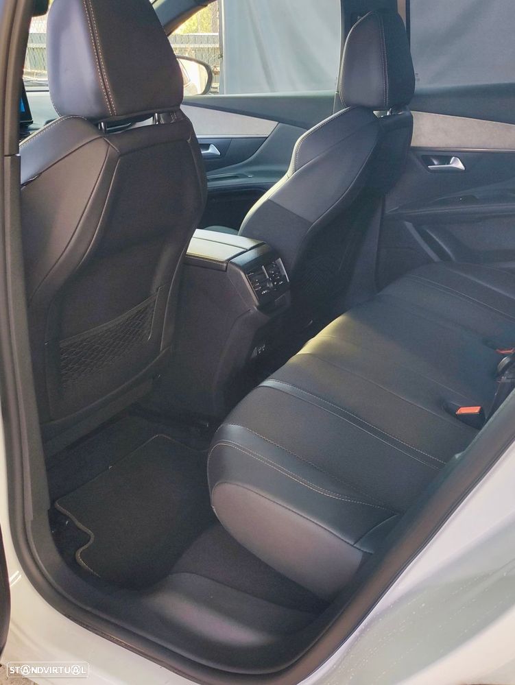 Peugeot 3008 1.5 BlueHDi GT EAT8 - 22