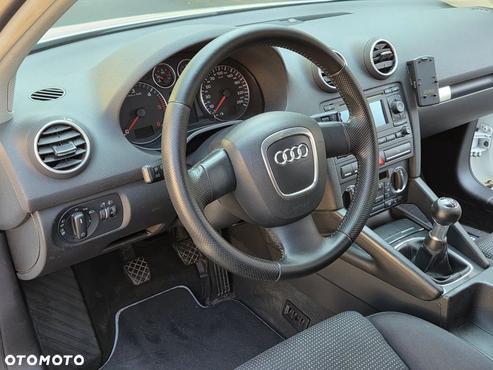 Audi A3 Sportback 1.9 TDI DPF Ambiente - 31