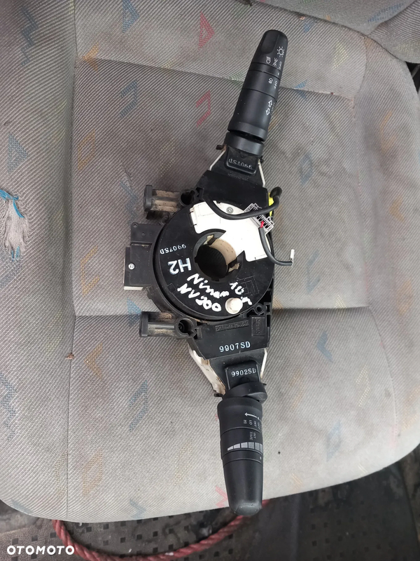 Przełącznik zespolony, zwijak Nissan NV200