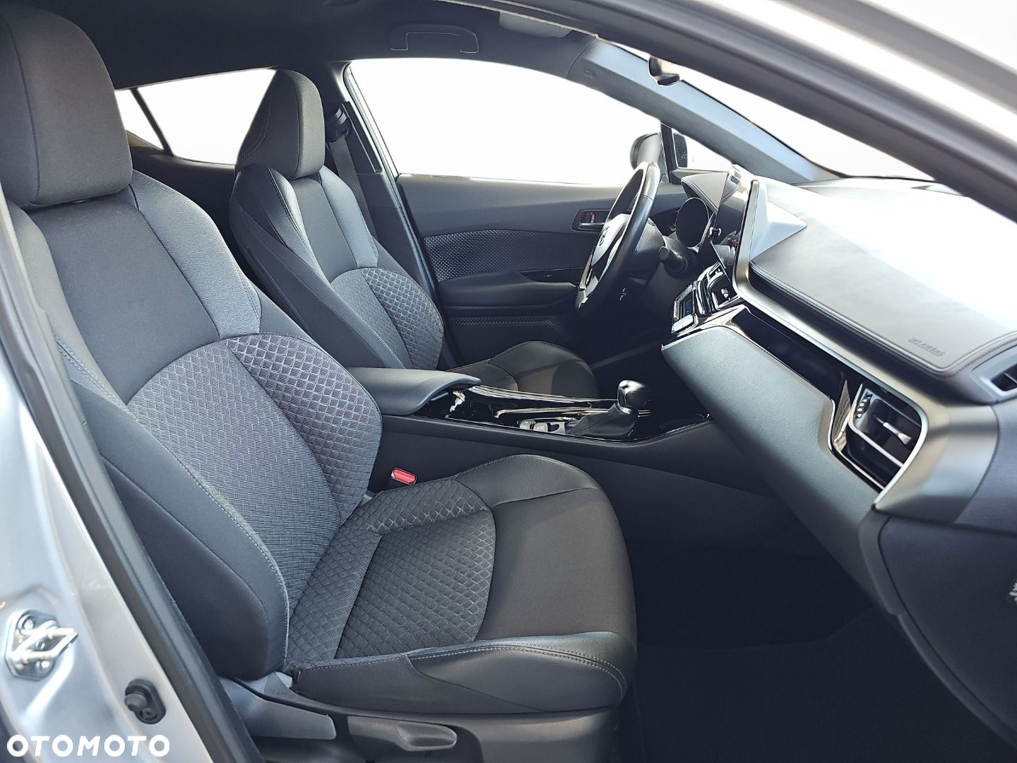 Toyota C-HR - 7