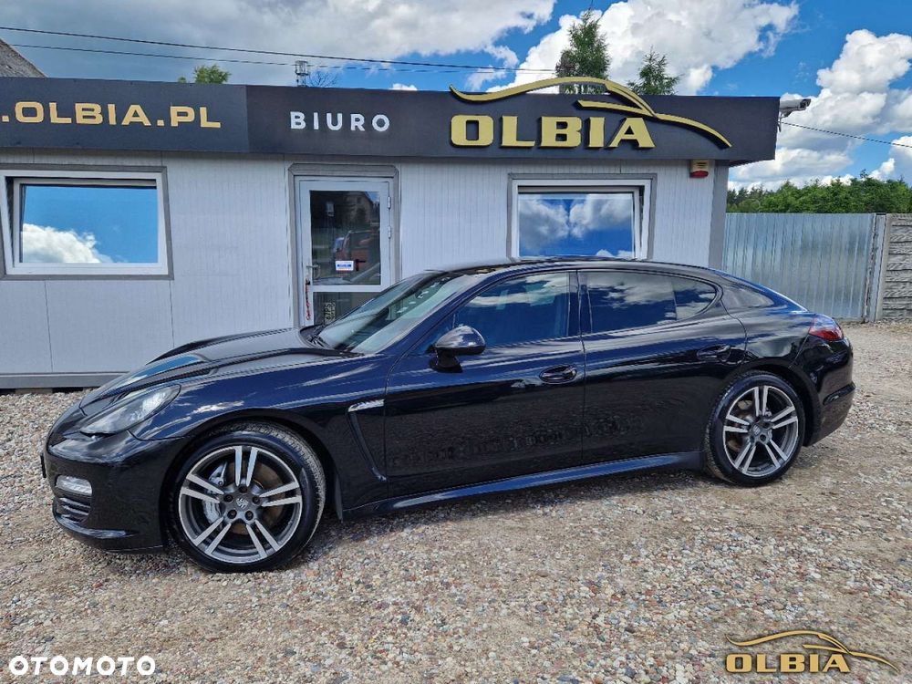 Porsche Panamera - 4