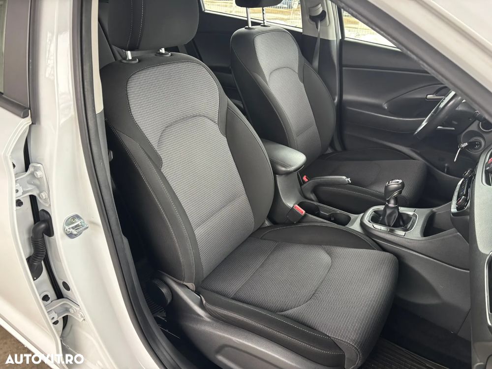 Hyundai i30 1.5 110CP 5DR M/T Comfort - 31