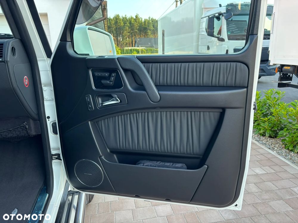 Mercedes-Benz Klasa G AMG 63 AMG SPEEDSHIFT 7G-TRONIC - 25