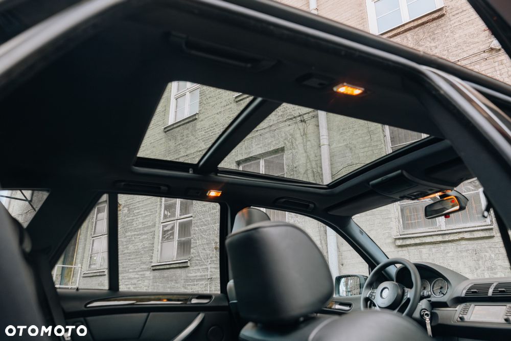 BMW X5 4.8 is - 37