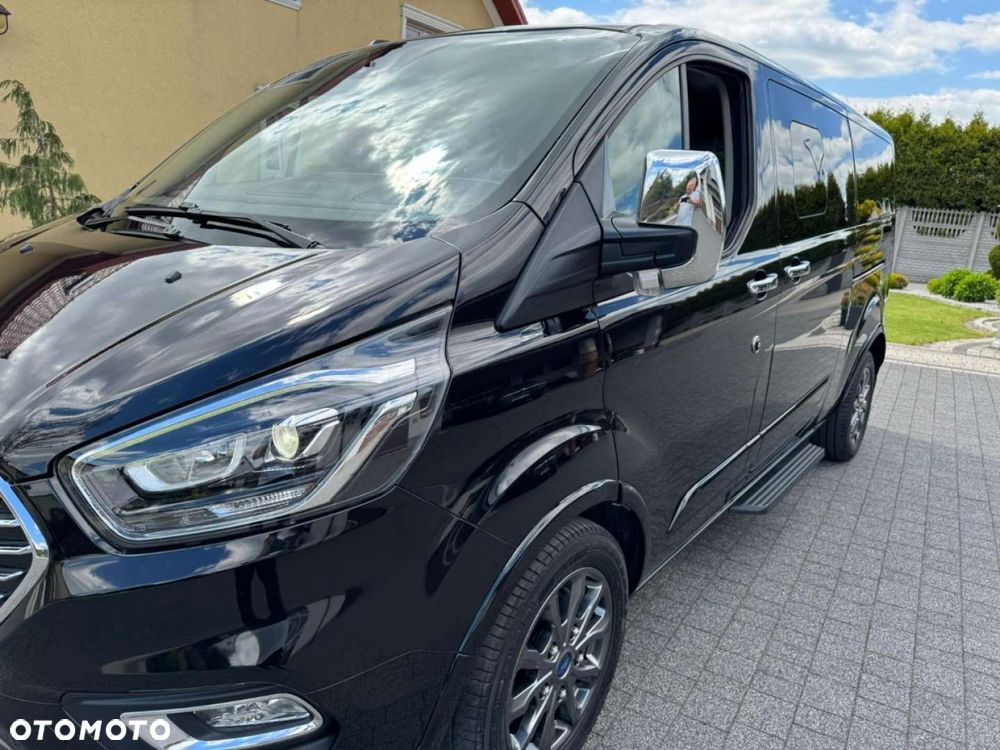 Ford Tourneo Custom - 19