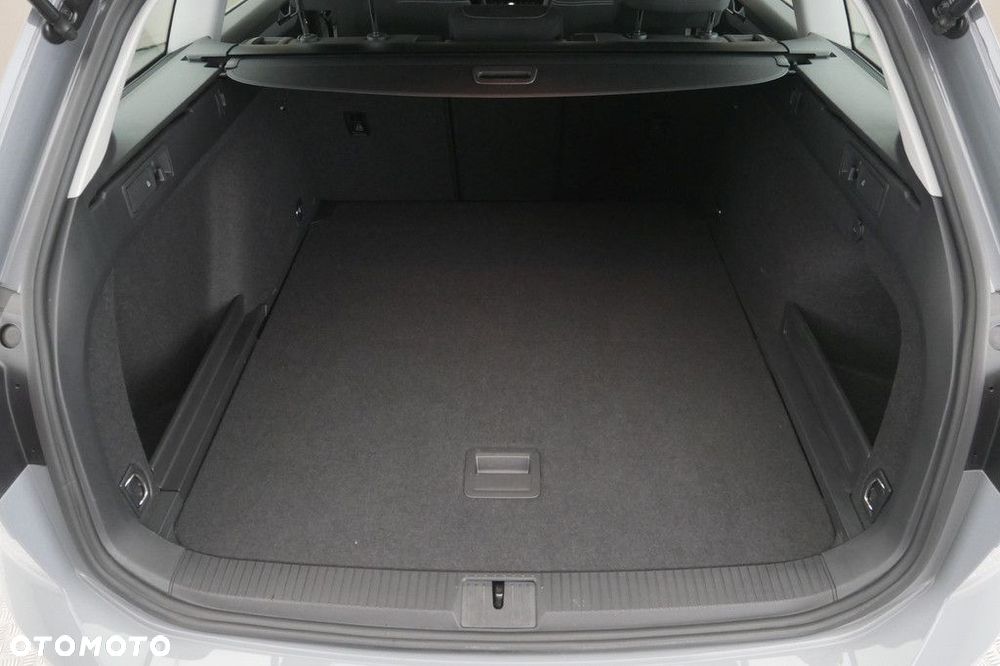 Volkswagen Passat Variant 2.0 TSI Business DSG - 16