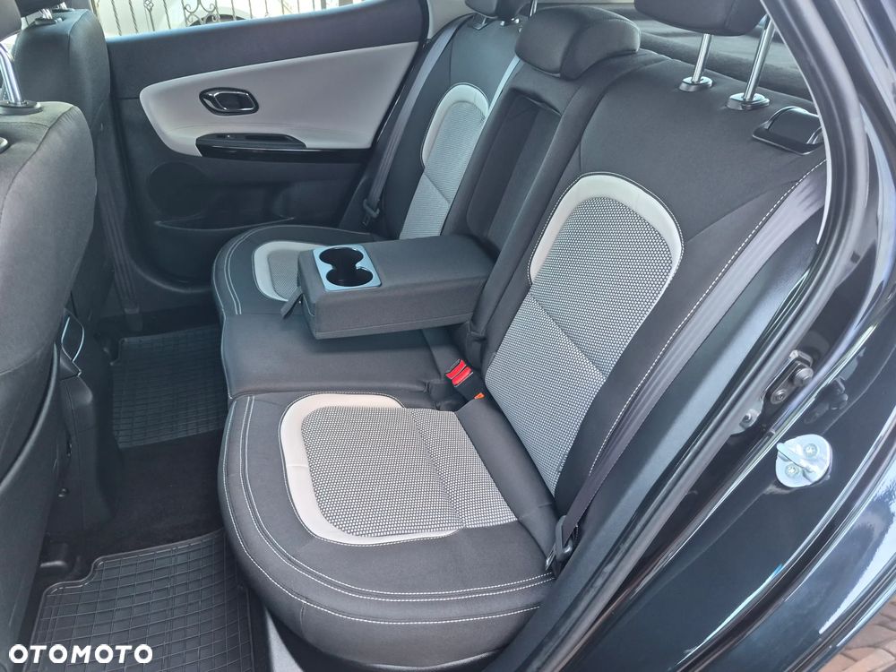 Kia Ceed - 16