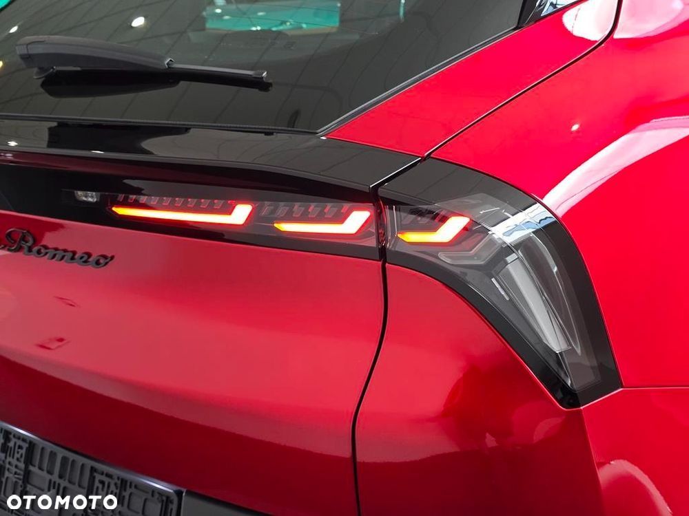 Alfa Romeo Junior 1.2 mHEV Ibrida Q4 eDCT - 25