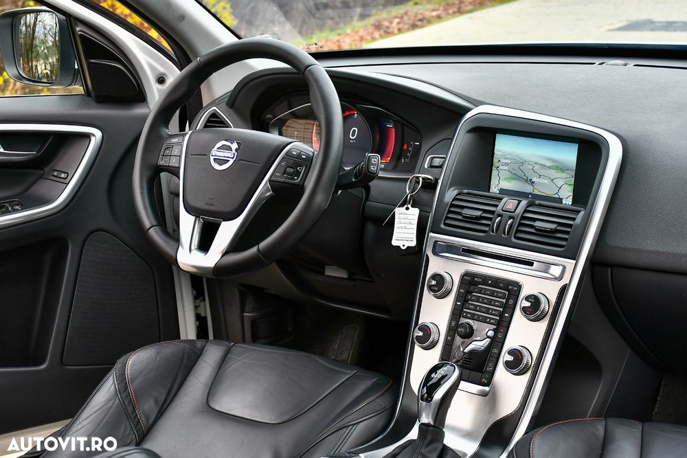 Volvo XC 60 D4 AWD Ocean Race - 6