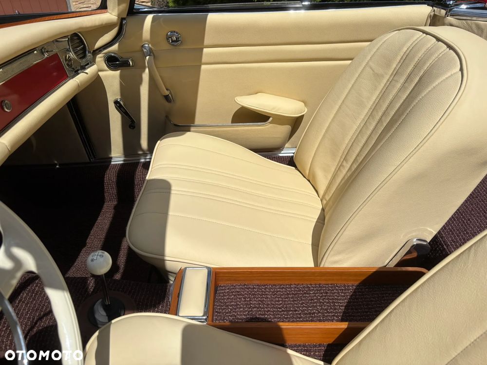 Mercedes-Benz SL - 12