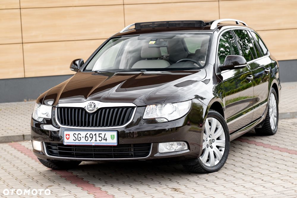 Skoda Superb Combi 3.6 V6 4x4 DSG Elegance - 2