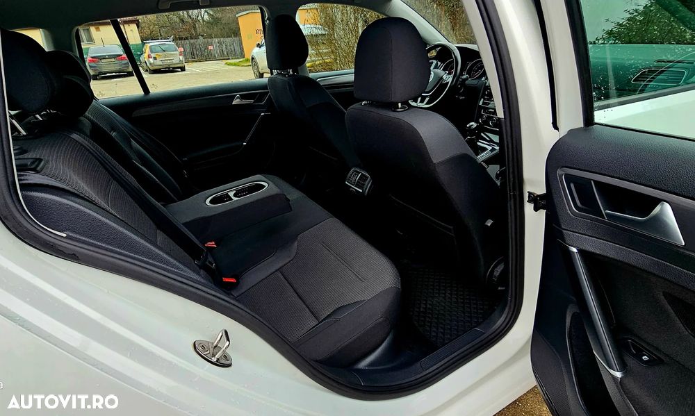 Volkswagen Golf 1.6 TDI Comfortline - 12