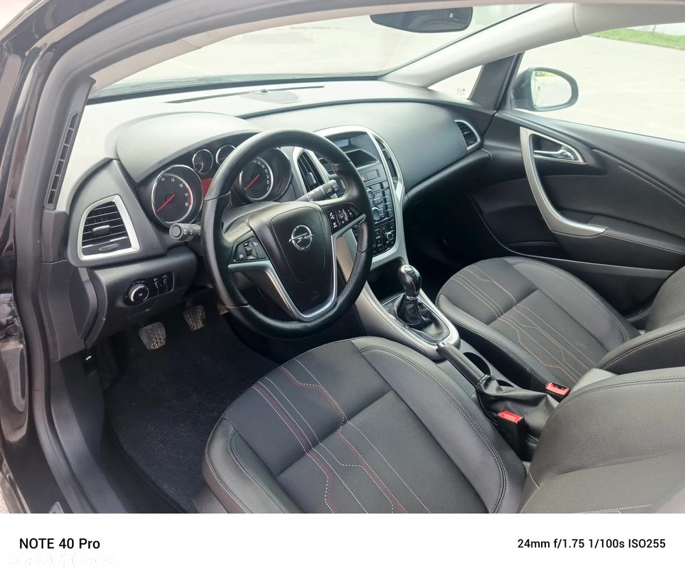Opel Astra 1.4 Turbo 150 Jahre - 18
