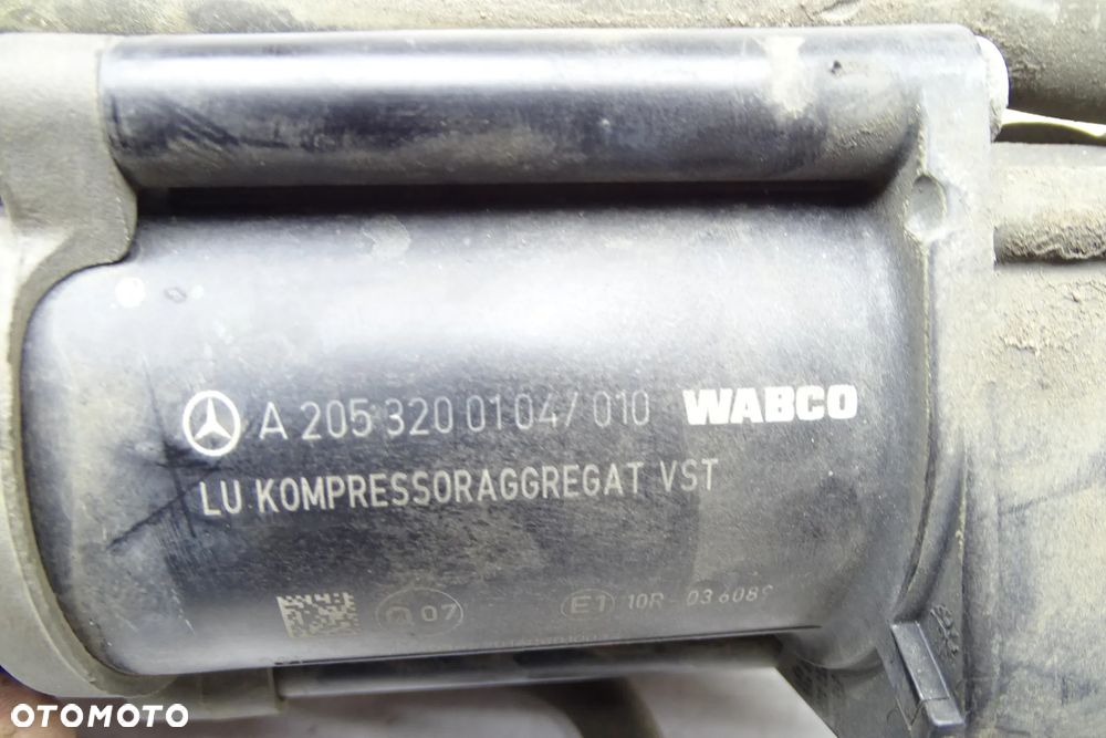 Mercedes C Klasa W205 Kompresor zawieszenia A2053200104 - 6