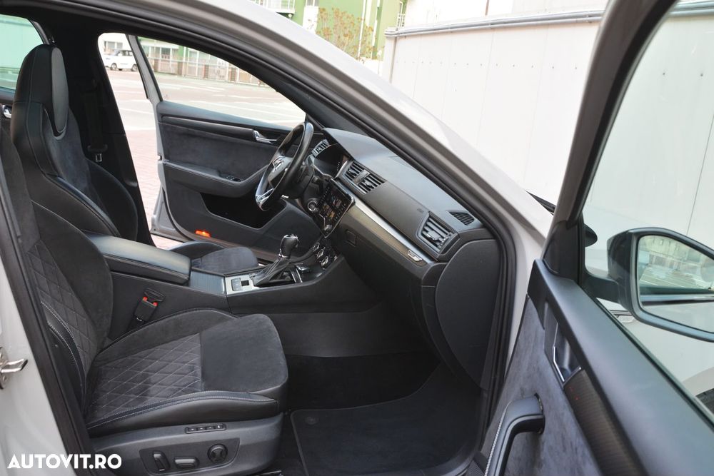 Skoda Superb 2.0 TDI DSG Sportline - 7
