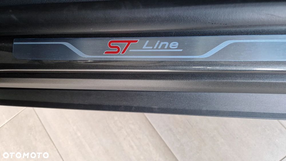 Ford Kuga 2.5P PHEV FWD ST-Line X - 14