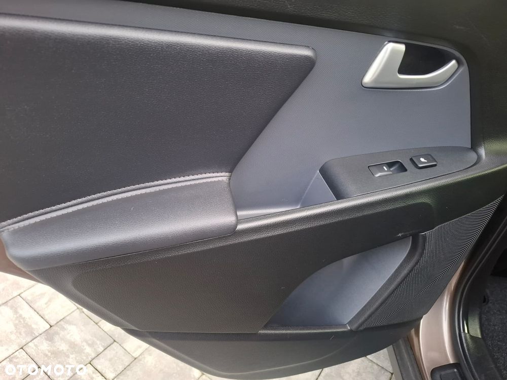 Kia Sportage 2.0 XL 2WD - 22