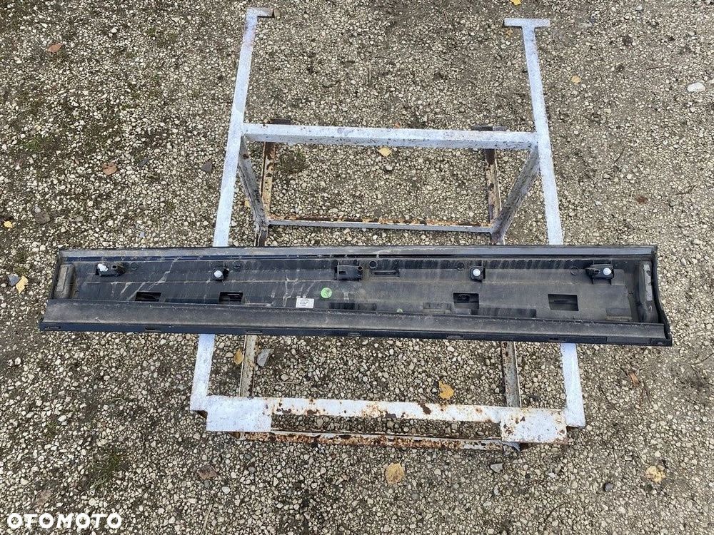 LISTWA PRAWA NA PRZEDNIE DRZWI AUDI Q3 I 14-18 8U0853960D - 2
