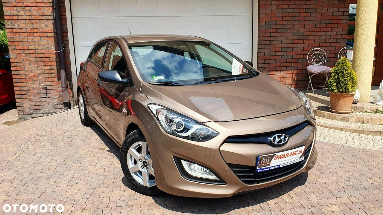 Hyundai i30 1.4 Classic + - 26