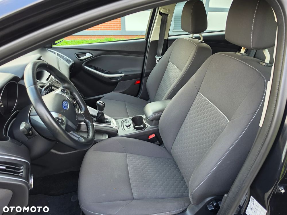 Ford Focus - 32