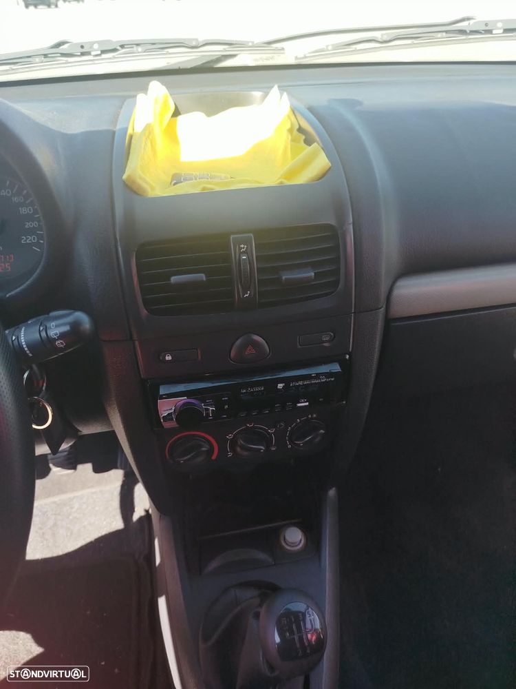 Renault Clio 1.5 dCi Expression - 5